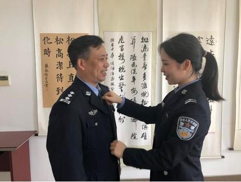 长大后我就成了你!两代公安缘,一世警察情